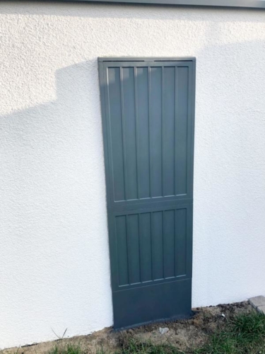 Renowacja starej skrzynki elektrycznej w ogrodzeniu - KIM Ogrodzenia Budzyń, Chodzież, Poznań