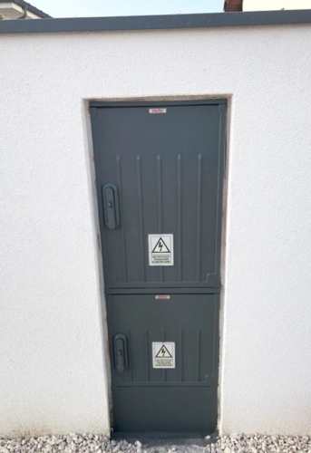 Renowacja starej skrzynki elektrycznej w ogrodzeniu - KIM Ogrodzenia Budzyń, Chodzież, Poznań