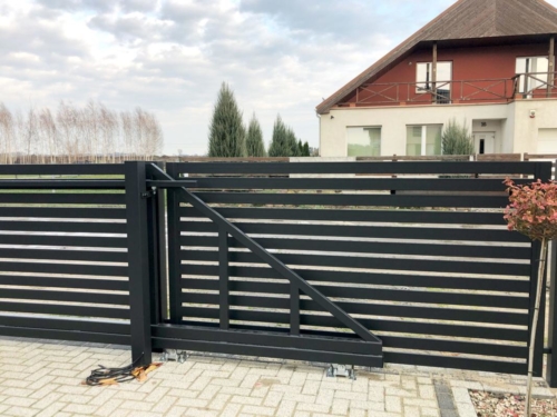 Ogrodzenie stalowe, cynkowane, malowane proszkowo z bramą przesuwną i furtką - KIM Ogrodzenia Budzyń, Chodzież, Piła, Poznań