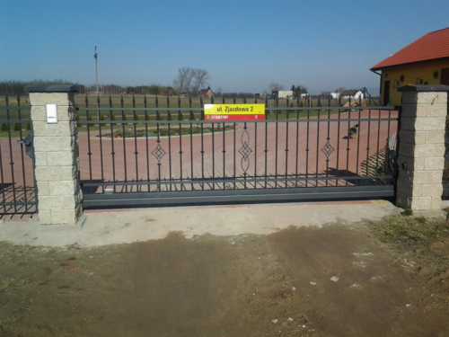 Projektujemy, wykonujemy i montujemy furtki, bramy przesuwne, skrzydłowe - KIM Ogrodzenia Budzyń