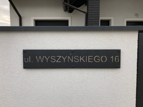 Tabliczka z nazwą ulicy - KIM Ogrodzenia Budzyń