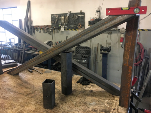 Nowoczesny stół metalowy - KIM Ogrodzenia Budzyń