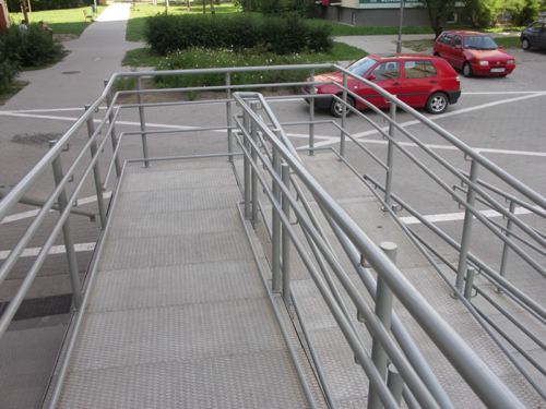 Wykonujemy i montujemy podjazdy i pochylnie dla niepełnosprawnych - KIM Ogrodzenia Budzyń