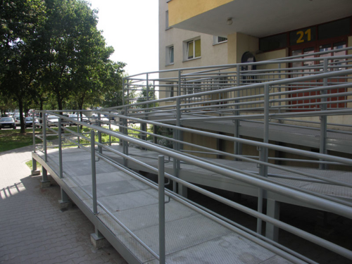 Wykonujemy i montujemy podjazdy i pochylnie dla niepełnosprawnych - KIM Ogrodzenia Budzyń