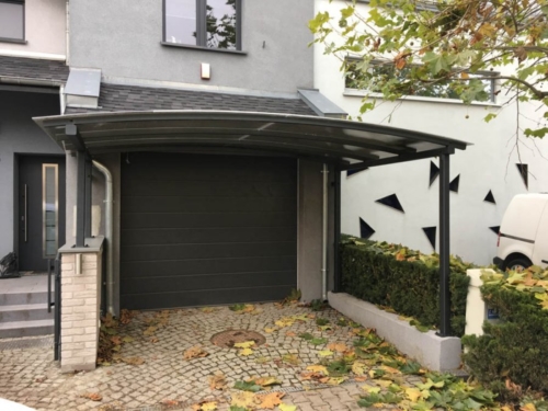 Wykonujemy i montujemy różne elementy ślusarki budowlanej - zadaszenia, poręcze, daszki - KIM Ogrodzenia Budzyń