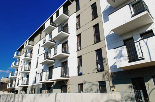 Wykonujemy i montujemy różne elementy ślusarki budowlanej - zadaszenia, poręcze, daszki - KIM Ogrodzenia Budzyń