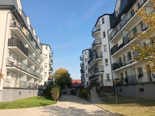 Balustrady balkonowe i przegrody balkonowe - stalowe, ocynkowane, malowane proszkowo wypełnienie - szkło bezpieczne matowe - KIM Ogrodzenia Budzyń, Chodzież, Piła, Poznań